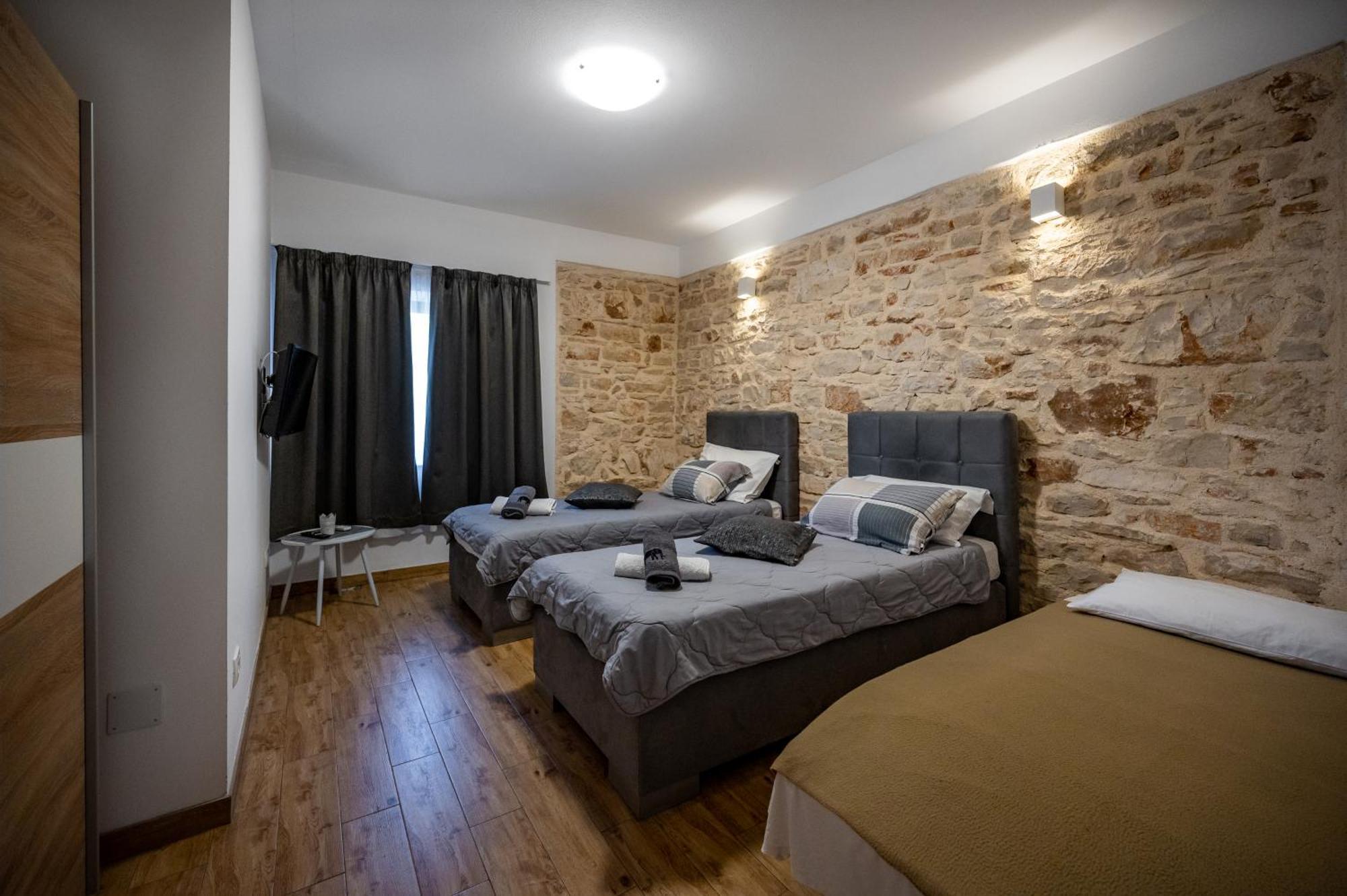 Sonia Rooms Pula Exterior photo