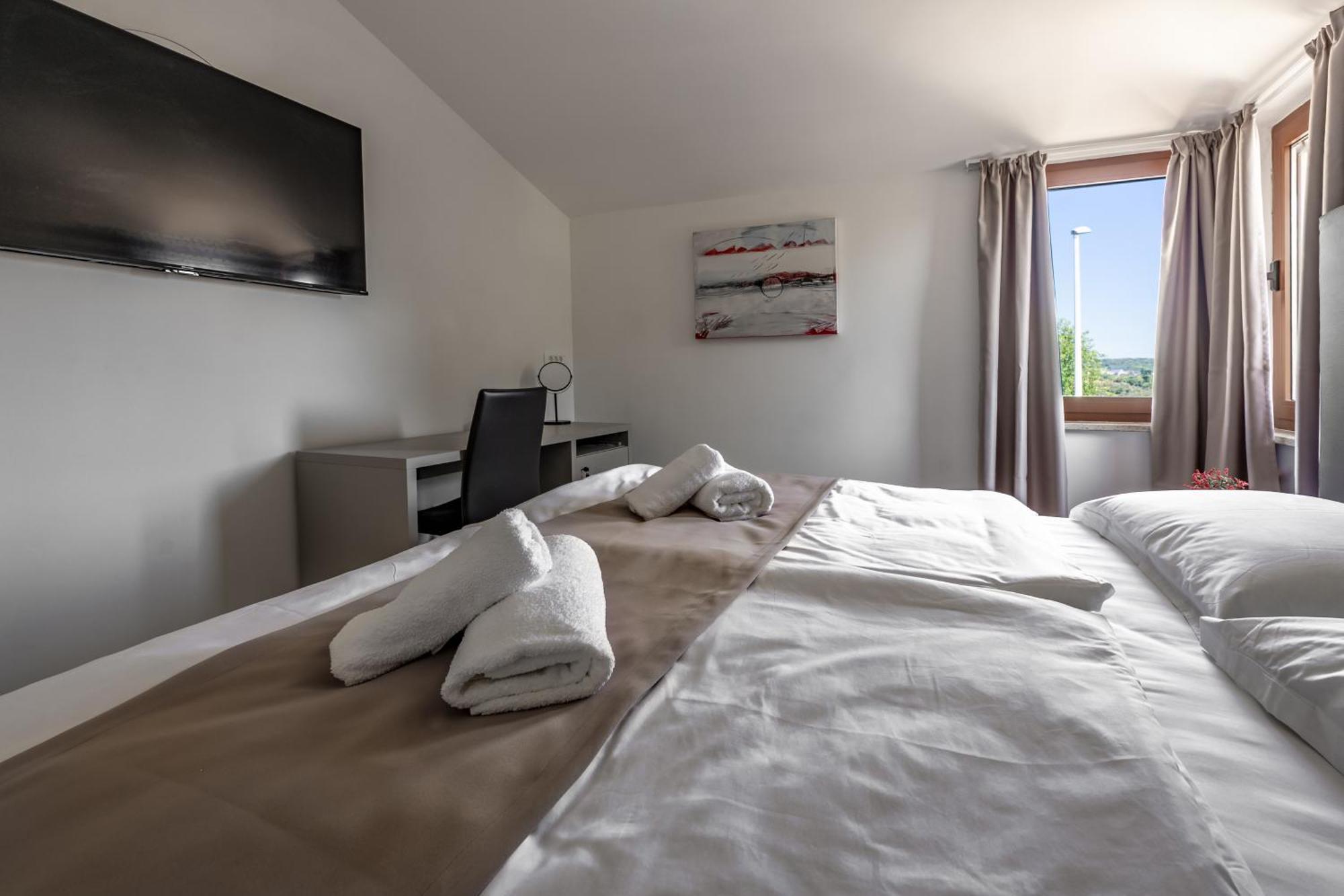 Sonia Rooms Pula Exterior photo